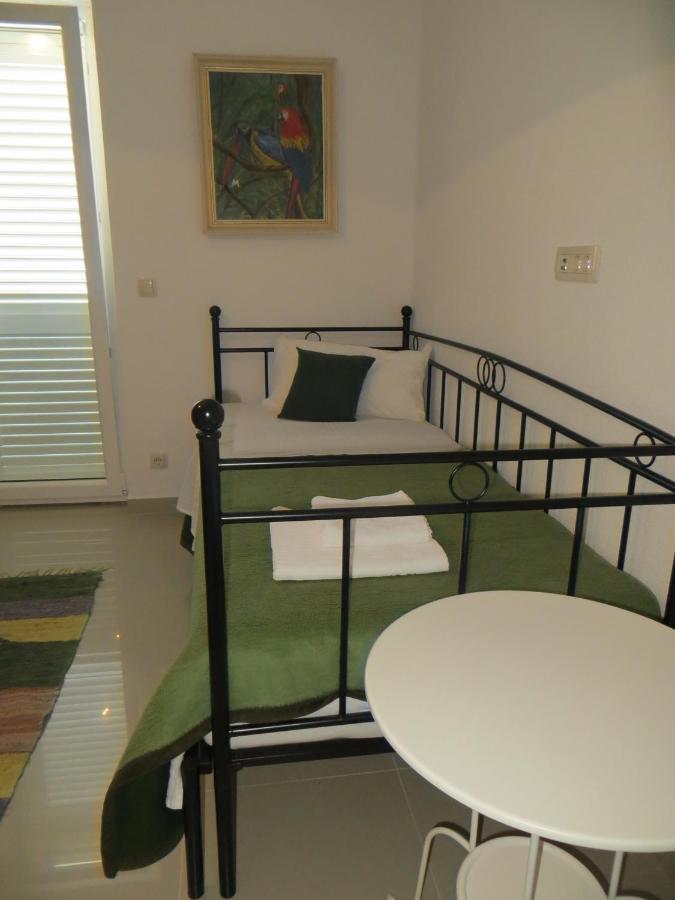 Apartments Lucija Брела Экстерьер фото