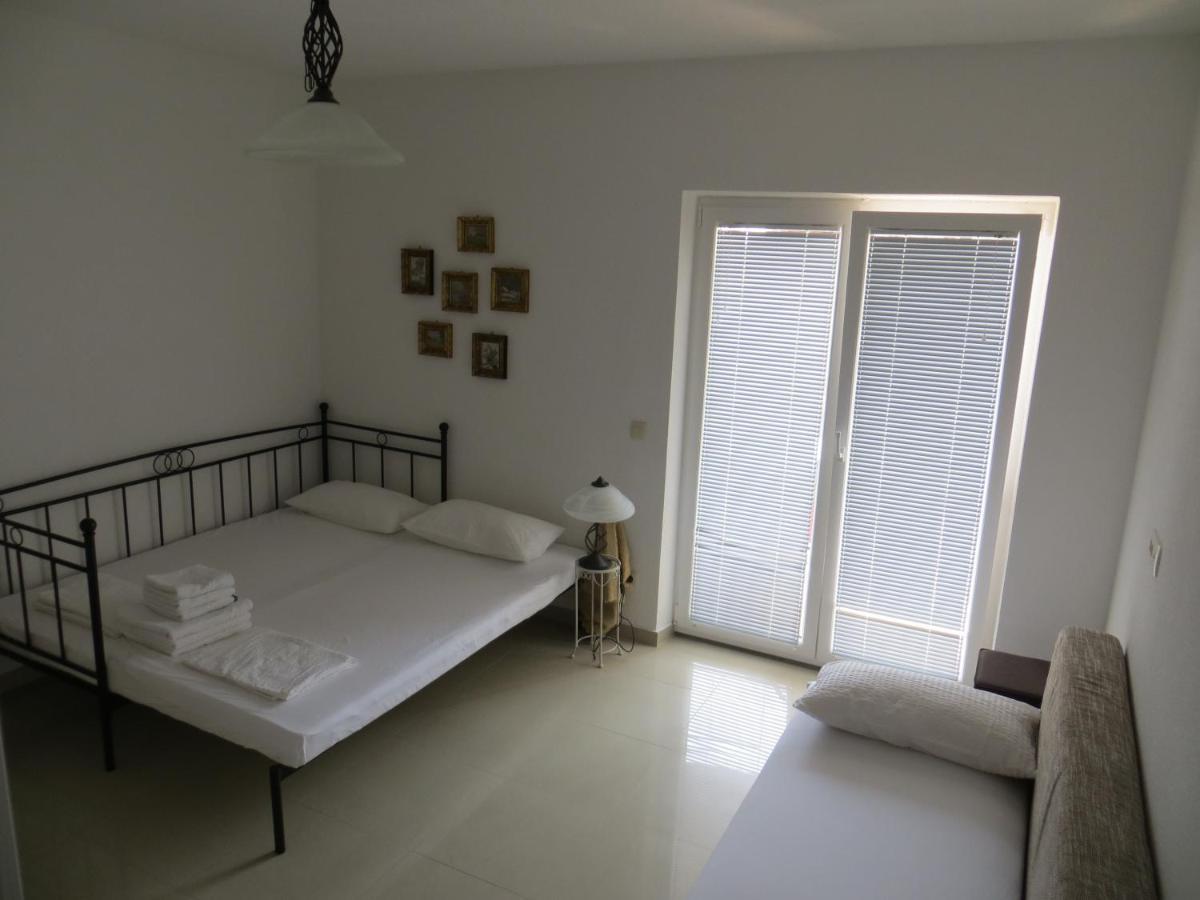 Apartments Lucija Брела Экстерьер фото