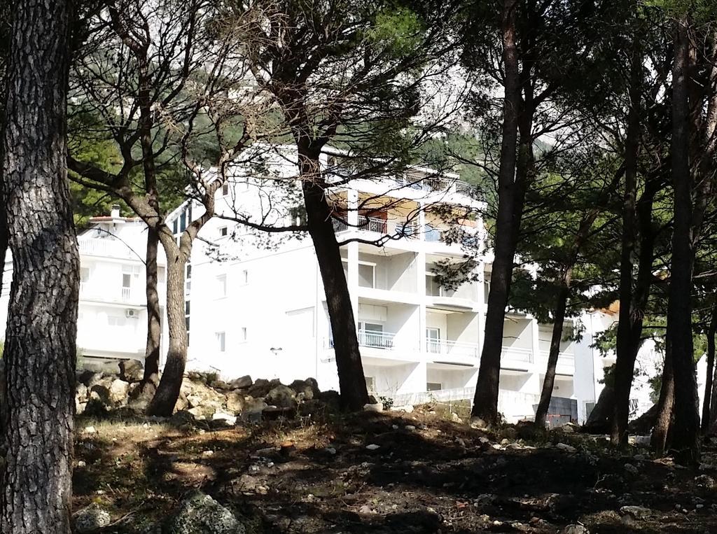 Apartments Lucija Брела Экстерьер фото